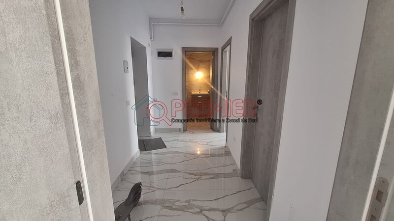 Berceni, sector 4, mutare directa la 2 camere cu gradina 50 mp.